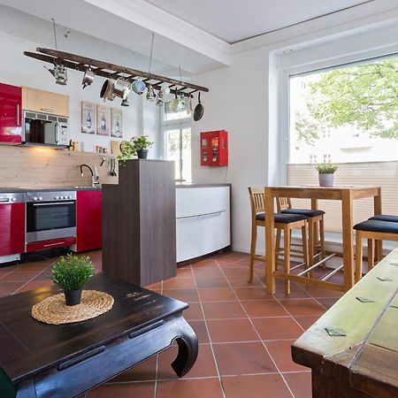 Doppelzimmer III Gaestezimmer In Unterkunft Mit Gemeinschaftsbad Und Gemeinschaftskueche 켐니츠 외부 사진